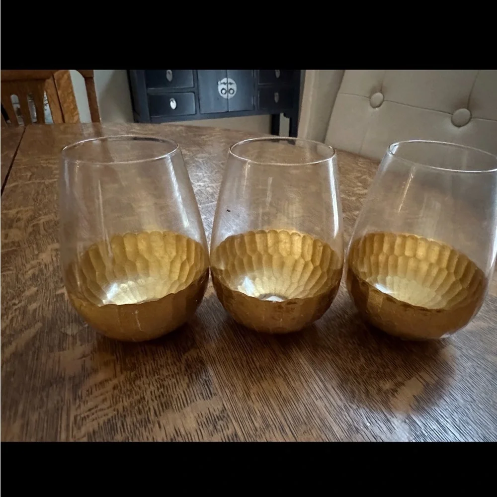 Gold Seamless Wine Glasses (3)
